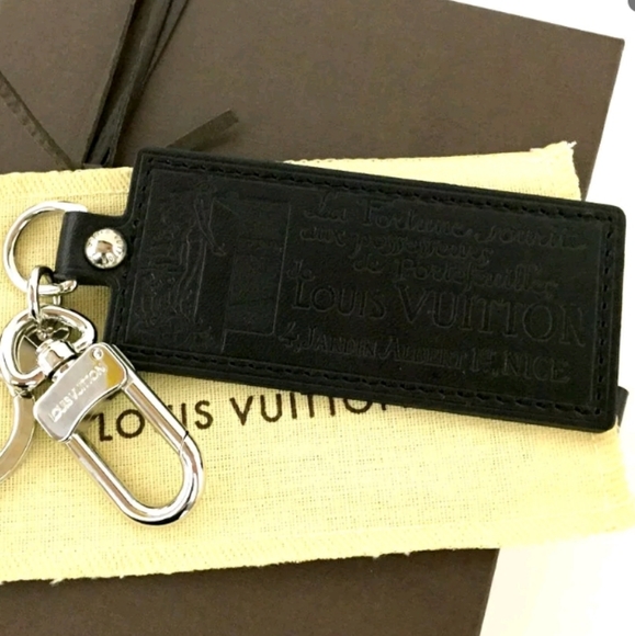 LOUIS VUITTON PORT CLES BLACK LEATHER KEY RING HOLDER CHARM/F0539 (NWT). - Picture 13 of 16